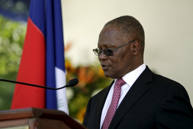 Le président par intérim d'Haïti, Jocelerme Privert.... (PHOTO ANDRES MARTINES CASARES, ARCHIVES REUTERS)