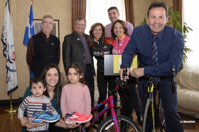 Randonnée du maire: la course à pied s'invite à la fête Sur la photo, Olivier et Juliette St-Louis avec... (Sylvain Mayer, Le Nouvelliste)