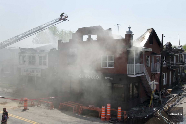 Incendie majeur au centre-ville de Louiseville: un million en dégâts Le restaurant El Greco, une institution du centre-ville... (Sylvain Mayer, Le Nouvelliste)