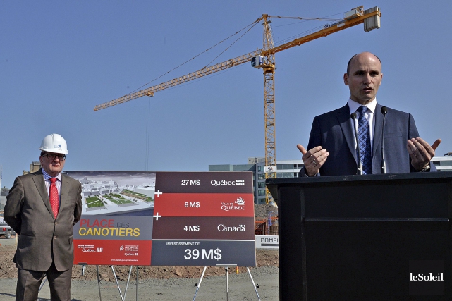 Ottawa cotise 4 millions $ dans la Place des Canotiers Le gouvernement fédéral investit dans la Place des... (Le Soleil, Patrice Laroche)