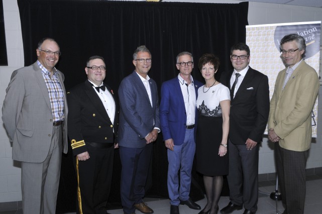 126 587$ pour la Fondation de ma vie Martin Gagnon, directeur général de la Fondation, le... (Photo Le Progrès-dimanche, Rocket Lavoie)