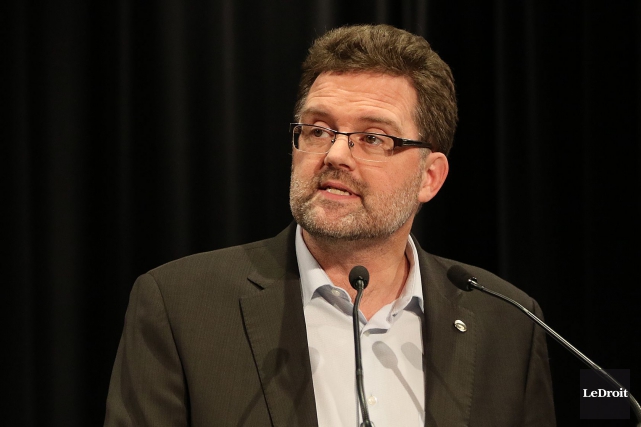 Le maire Pedneaud-Jobin a peu d'intérêt pour un nouveau pont «Nous sommes tous d'accord que ça va prendre... (Patrick Woodbury, Archives LeDroit)