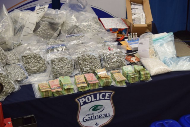Opération antidrogue à Gatineau Aux quatre résidences investies par les agents de... (PHOTO FOURNIE PAR LE SPVG)