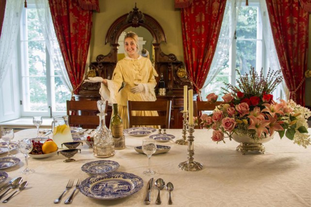 Voyage dans le temps à la table des Papineau De septembre à juin, l'hôtel Fairmont Le Château Montebello,... (photo fournie par parcs canada)