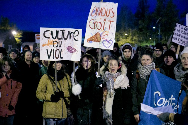 manif contre la culture du viol dans les rues de sherbrooke Plus de 200 Sherbrookois et Sherbrookoises ont répondu... (Spectre Média, René Marquis)