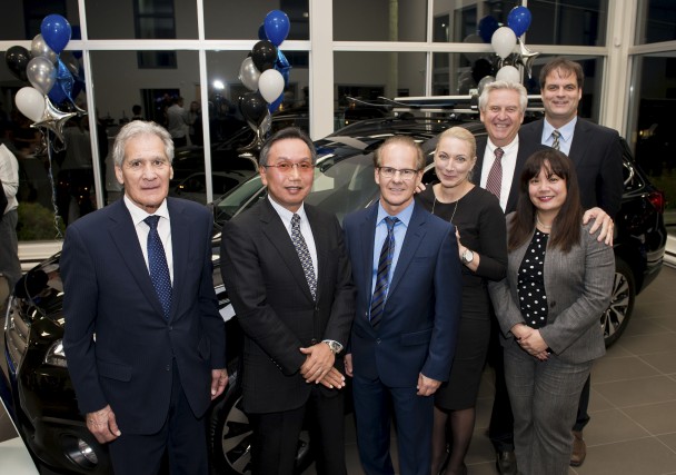 Subaru Sherbrooke inaugure ses nouvelles installations Germain Beaudoin, pdg de Subaru Sherbrooke, Shiro Ohta,... (Spectre Média, Jessica Garneau)