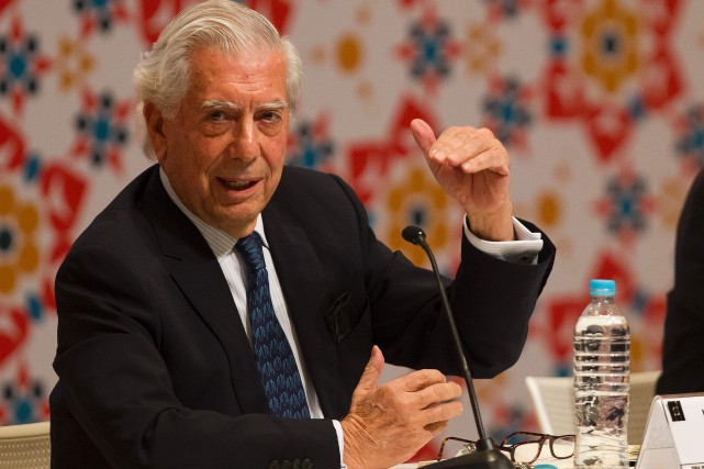 MEXICO-GUADALAJARA-BOOK-FAIR-VARGAS LLOSA Lors d'une conférence de presse au salon du... (Photo AFP)