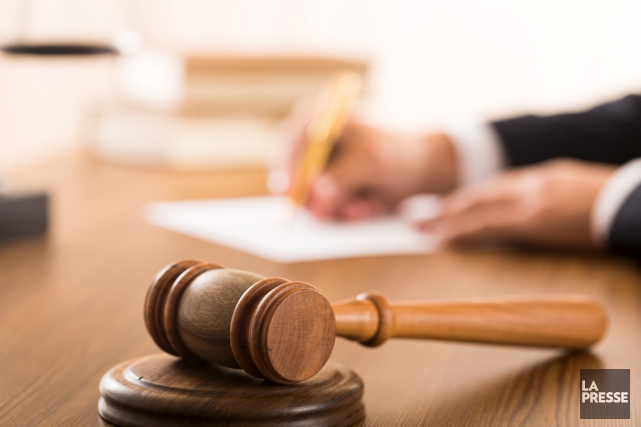 e. Les huit autres avocats plaident que leur employeur... (123RF)