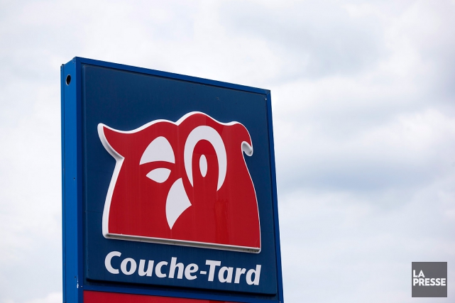 L'employée d'un Couche-Tard séquestrée par des voleurs à Terrebonne Les deux malfaiteurs ont fait irruption au dépanneur... (Hugo-Sébastien Aubert, archives La Presse)