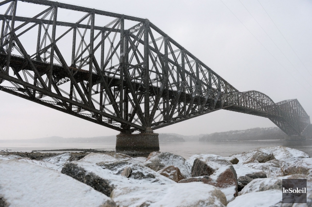 Labeaume dénigre le rapport préliminaire sur le pont de Québec Selon la version préliminaire du rapport qui doit... (Photothèque Le Soleil, Erick Labbé)