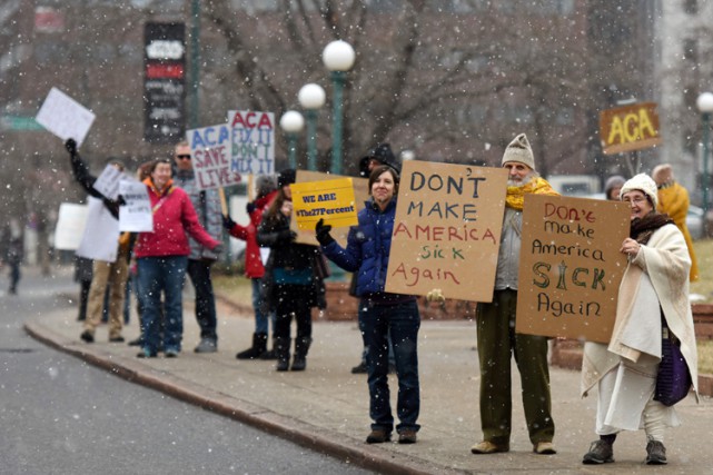 Des dizaines de manifestations en soutien à l'Obamacare... (PHOTO AFP)