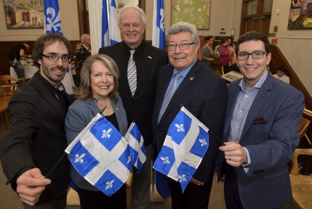 Sherbrooke célèbre le fleurdelisé Le Jour du drapeau a été souligné vendredi... (Spectre Média, Maxime Picard)