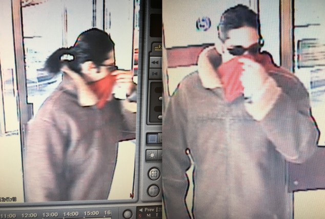 Deux fraudeurs qui se font passer pour des enquêteurs recherchés Deux suspects, vêtus de complet-cravates, sont recherchés: le... (Service de police de la Ville de Québec)
