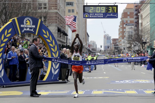 988fe6d708e44d7fb2d795ab1cda41d2-3d9cfab13f034da9b76e04386ee8751 Le Kenyan Geoffrey Kirui a remporté la 121e... (AP)