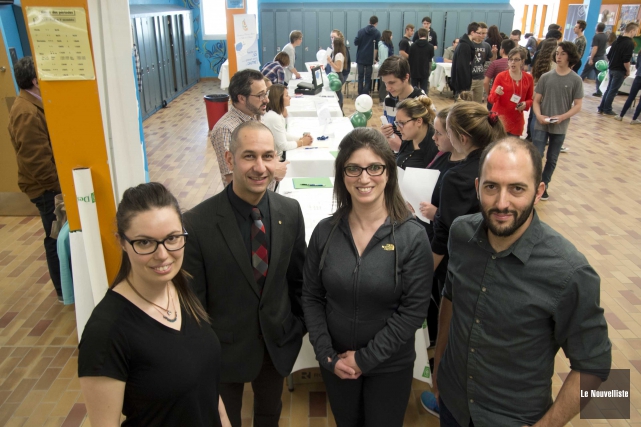 Première Foire de l'emploi d'été Geneviève Girard, agente de projet en entrepreneuriat et... (Sylvain Mayer, Le Nouvelliste)
