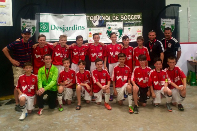 Le sport en images Première rangée: Douglas Émond, Cédric Sénécal, Thomas Goudreault,...