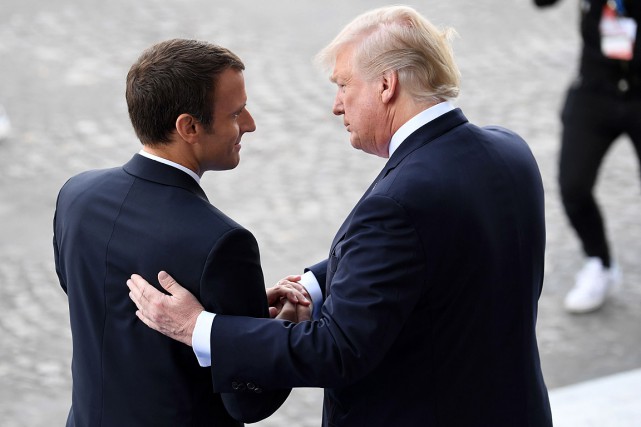 Accord de Paris: Macron pense convaincre Trump « Il m'a dit qu'il allait essayer de trouver... (PHOTO ALAIN JOCARD, AGENCE FRANCE-PRESSE)
