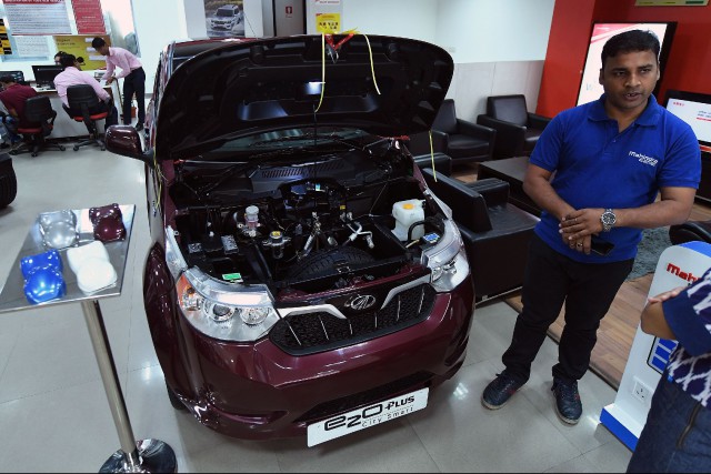 INDIA-AUTOMOBILE-POLLUTION-TECHNOLOGY Ford s'allie à Mahindra alors que l'Inde lance... (Photo : AFP)