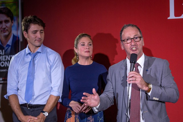 Partielles fédérales: dernier blitz dans Lac-Saint-Jean Le premier ministre Justin Trudeau et son épouse... (PHOTO FRANCIS VACHON, ARCHIVES LA PRESSE CANADIENNE)