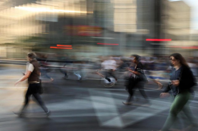 Les cicatrices de lacné léloignement les rappels