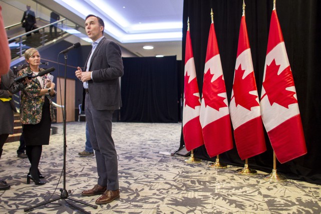 Bill Morneau veut resserrer les transactions avec la Corée du Nord Le ministre des finances Bill Morneau a transmis discrètement... (Photo Geoff Robins, La Presse canadienne)