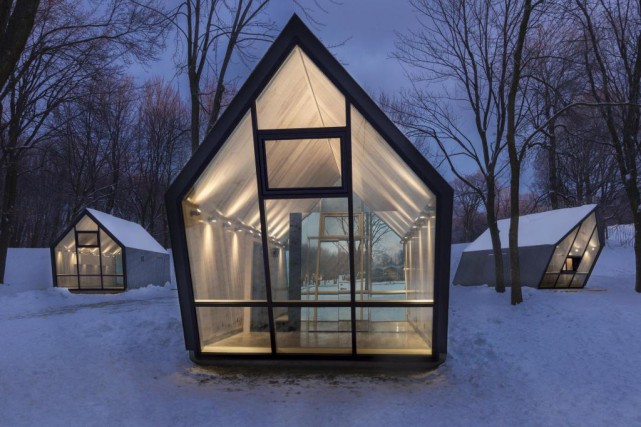 Trois nouveaux kiosques architecturaux au lac aux Castors Les trois kiosques ont des formes similaires, mais... (Photo Fany Ducharme, fournie par l'Atelier Urban Face)