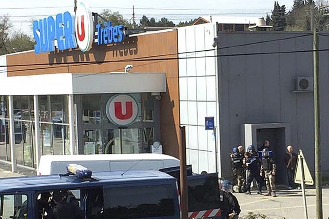 Prise d'otages en France: au moins trois morts, le suspect tué