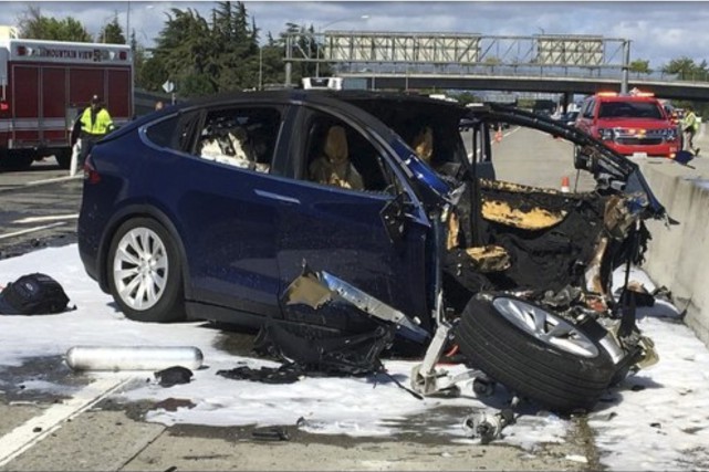 Tesla Crash Investigation L'accident mortel est survenu le 23 mars dernier... (PHOTO ARCHIVES STATION KTVU VIA AP)