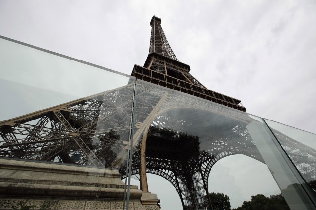 La tour Eiffel accroît sa sécurité face au risque terroriste