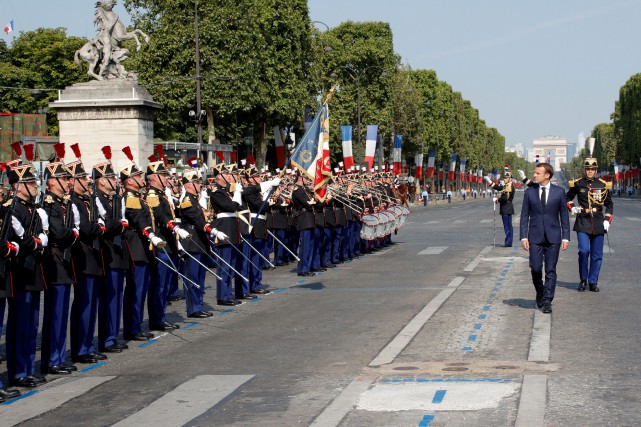 Défilé du 14 juillet à Paris, avant la finale du Mondial