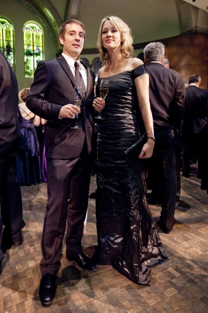 Yanick Blanchard et Catherine Malouin, qui porte une robe noire ... Yanick Blanchard et Catherine Malouin, qui porte une robe noire ...
