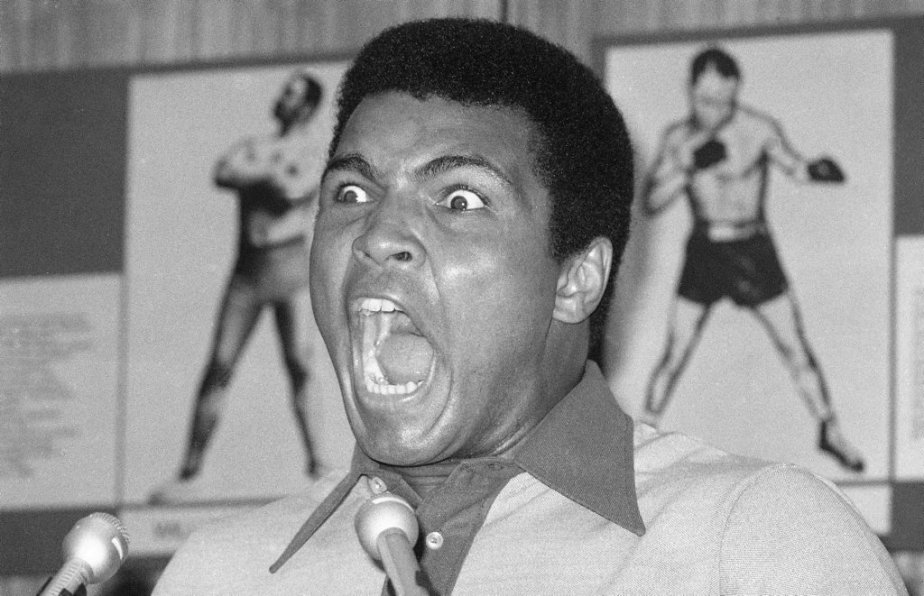 Mohamed Ali en 1974 lors d&#39;un point de presse au Madison Square Garden. - 460178-mohamed-ali-1974-lors-point