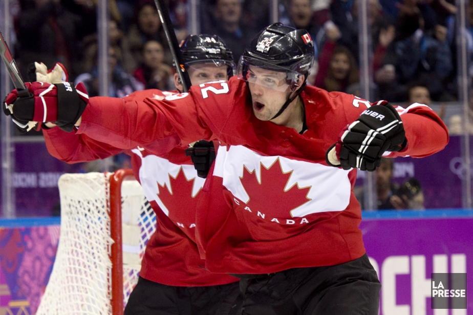 Jamie Benn célèbre après avoir marqué pour le... (Photo Adrian Wyld, PC)