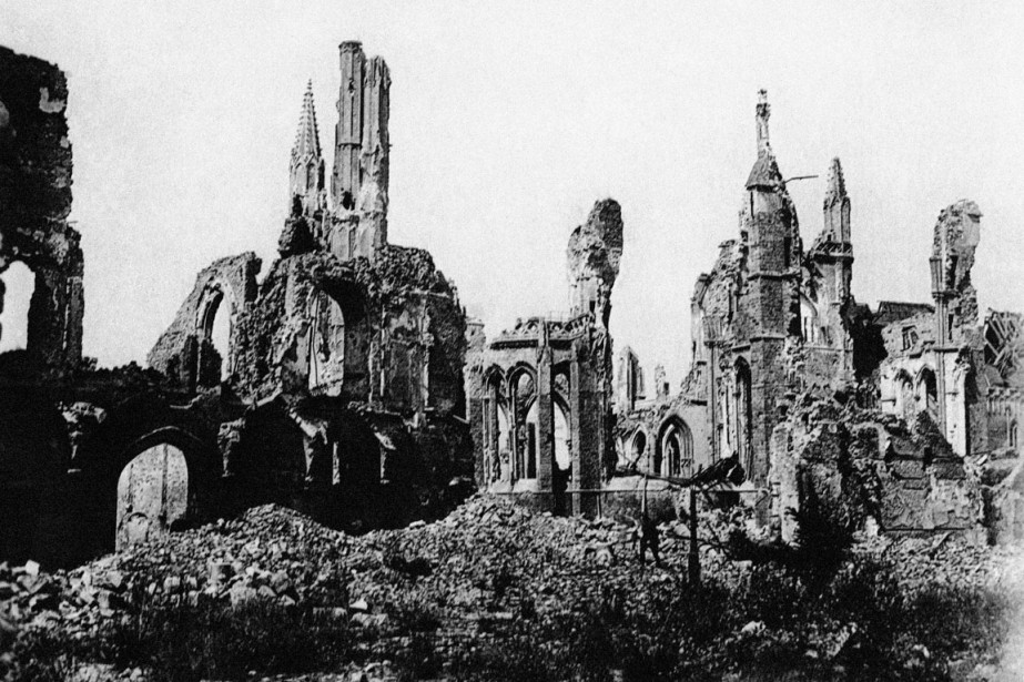 http://images.lpcdn.ca/924x615/201406/20/870807-cathedrale-ypres-belgique-ruine-apres.jpg