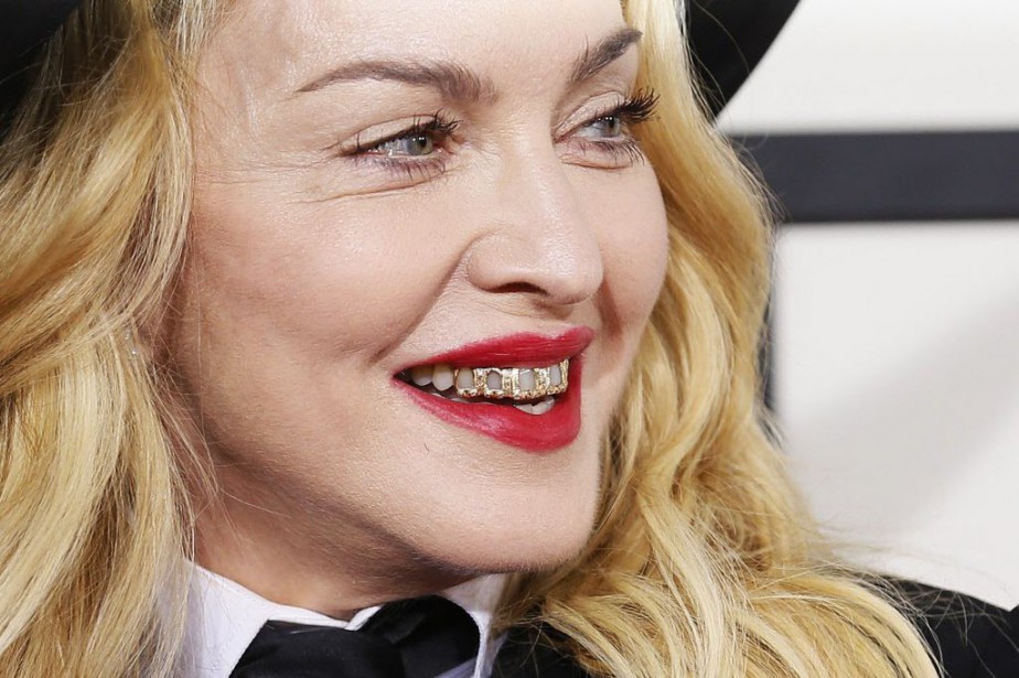 À 56 ans, Madonna redevient l'égérie de Versace Mode