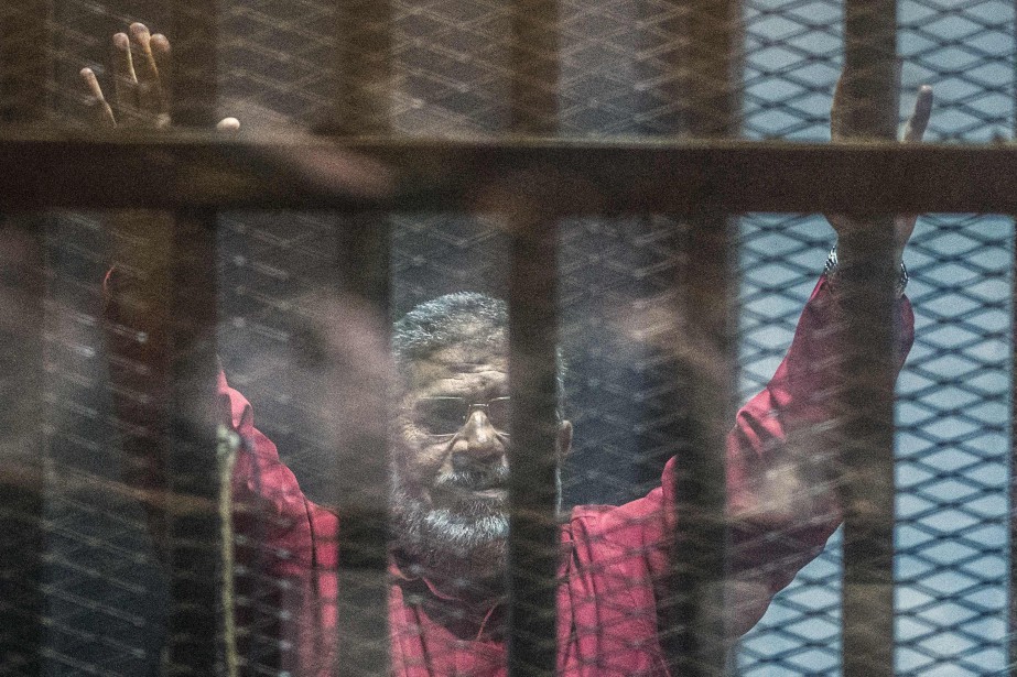 Égypte: l'ex-président Morsi devra purger ses 20 ans de prison