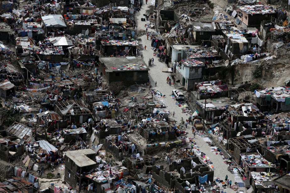 Haïti: désorganisation de l'aide, camps informels et bousculades