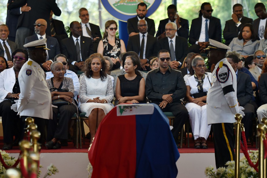 Les Haïtiens rendent hommage à l'ancien président René Préval