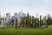 New York, galerie à ciel ouvert - image 2.1 Mirror Labyrinth NY, de Jeppe Hein... (PHOTO JAMES EWING, FOURNIE PAR LE BROOKLYN BRIDGE PARK) - image 2.1
