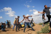 La troisième intifada est lancée, selon le Hamas - image 2.0 Les violences se sont étendues vendredi pour la... (PHOTO MOHAMMED ABED, AFP) - image 2.0