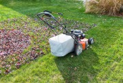 À faire dehors avant l'hiver - image 2.0 Avant l'hiver, vous devez ramasser les feuilles mortes...... (Photo Thinkstock) - image 2.0
