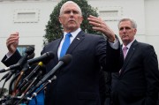 Trump défendra jeudi à la frontière mexicaine son projet de mur - image 2.0 Mike Pence s'est exprimé devant les journalistes mercredi... (AFP) - image 2.0