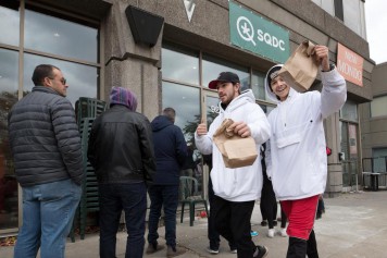 SQDC: encore des files et déjà des tablettes dégarnies