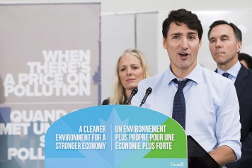 Ottawa redistribuera l'argent de la taxe carbone aux citoyens