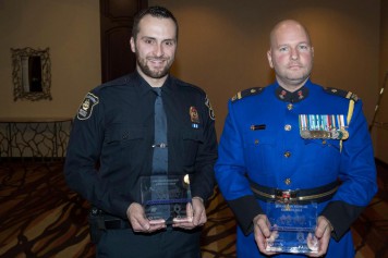 Attentat de Québec: deux policiers honorés pour leur courage