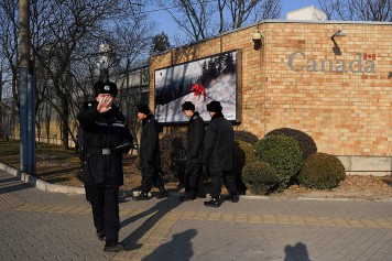 Un troisième Canadien arrêté en Chine, Ottawa temporise