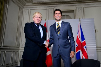 Justin Trudeau rencontre Boris Johnson et Shinzo Abe au G7