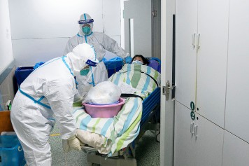 Coronavirus: le développement d'un vaccin, un chemin tortueux