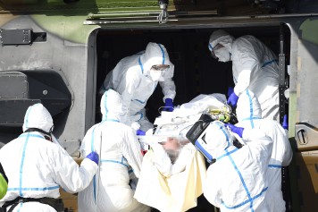 COVID-19: près de 28 000 morts dans le monde