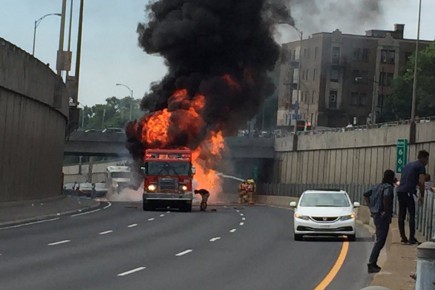 Camion En Feu Sur Decarie La Circulation Reprend En Direction Nord La Presse